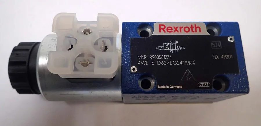 Пневмораспределитель Rexroth R900561274 24 VDC 124 A Hyrdaulic Directional Contr