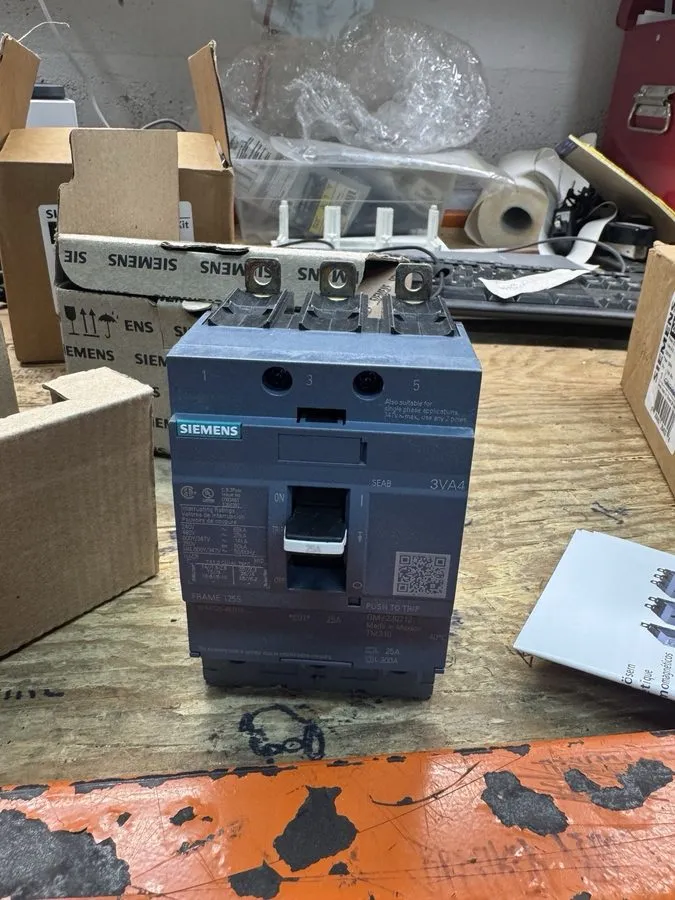Автоматический выключатель Siemens 3VA4125-4ED34-0AA0 3p 25a 25k Circuit Breaker
