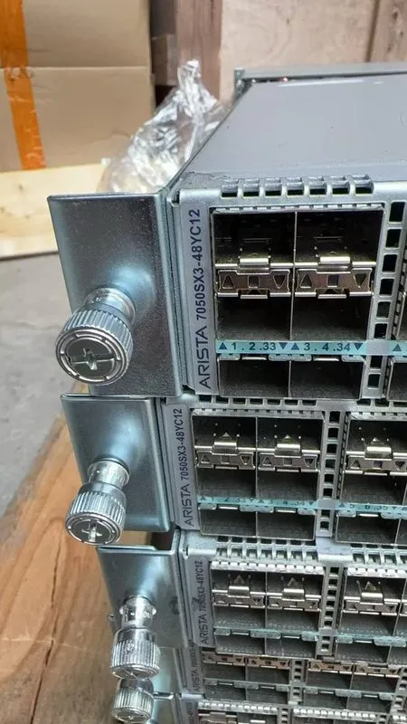 Коммутатор Arista DCS-7050SX3-48YC12-F 48 Port 25G SFP 12X 100GBE QSFP28 Switch