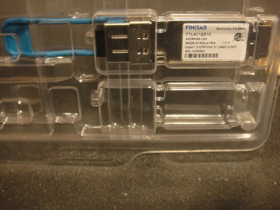Трансивер FTL4C1QE1C Finisar QSFP+ 40GBASE-LR4 Transceiver pictured