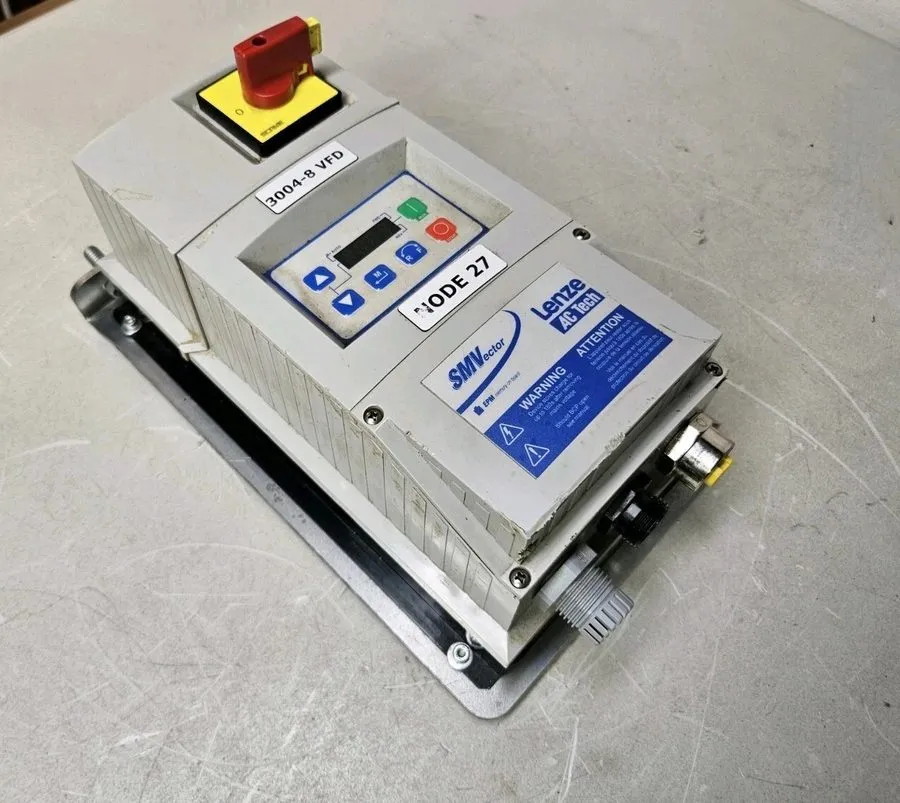 Частотный преобразователь LENZE .5 HP AC DRIVE 480 VAC IN 60 Hz IN 460 VAC OUT 5 — фото лота 1