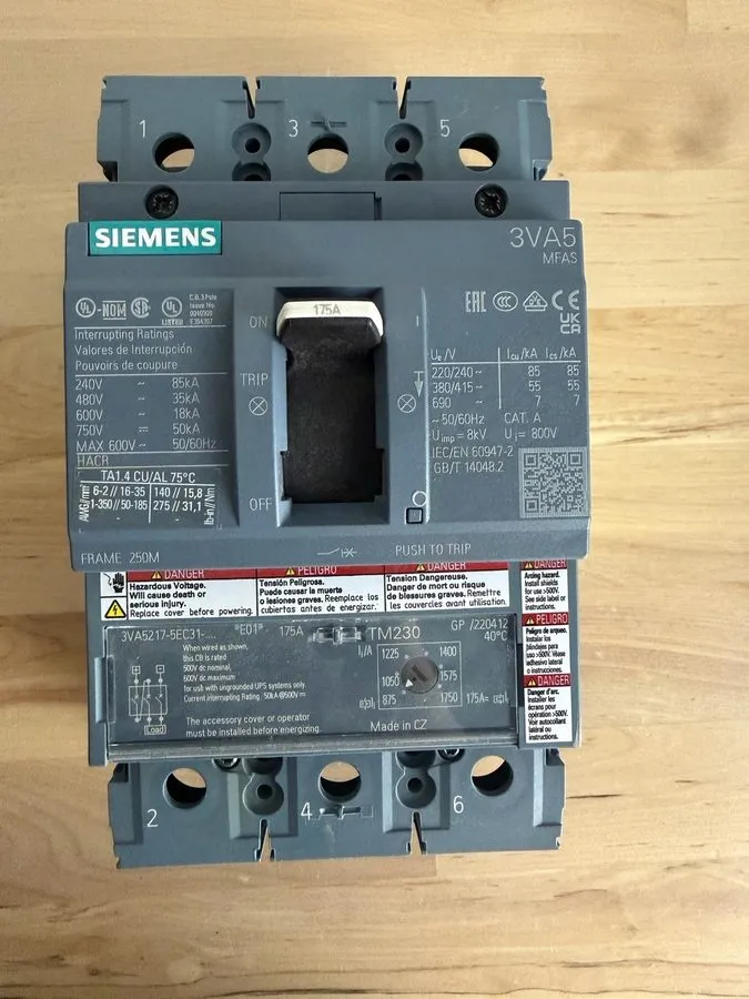 Автоматический выключатель 1-SIEMENS 3VA4110-6ED34-0AA0 3 POLE 100A 3VA4 CIRCUIT