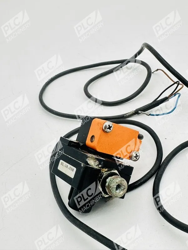 Датчик приближения IFM Efector IS5002 Inductive Proximity Sensor IS-3002-APOG — фото лота 2