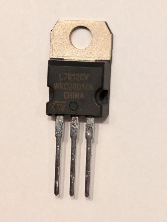 Микросхема STMicroelectronics L7812CV Voltage Regulator IC REG LINEAR 12V 1.5A T