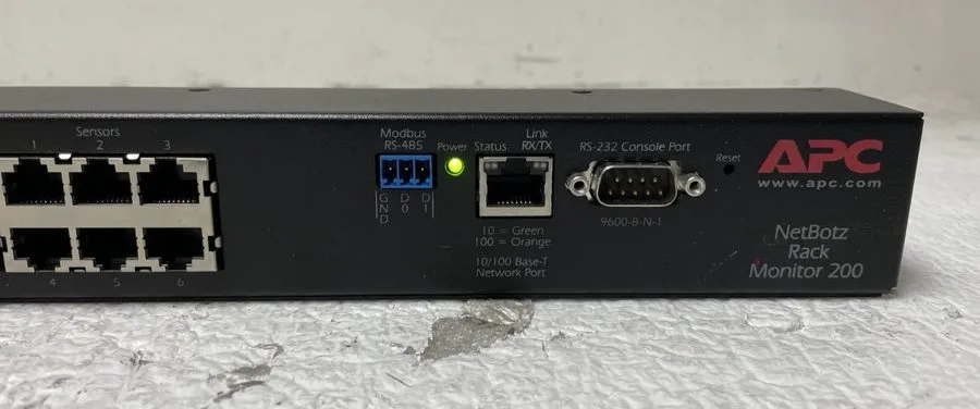 Стойка/шкаф APC NBRK0200 NetBotz Rack Monitor 200 Environmental Server Data Cent