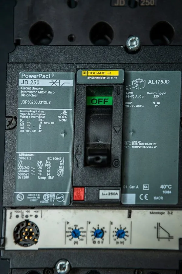 Автоматический выключатель SQUARE D JDP36250U31XLY Circuit Breaker 250A 480V — фото лота 2