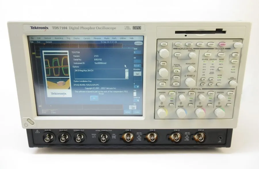 Осциллограф Tektronix TDS7104 1GHz 4ch 10GS/s Digital Phosphor Oscilloscope