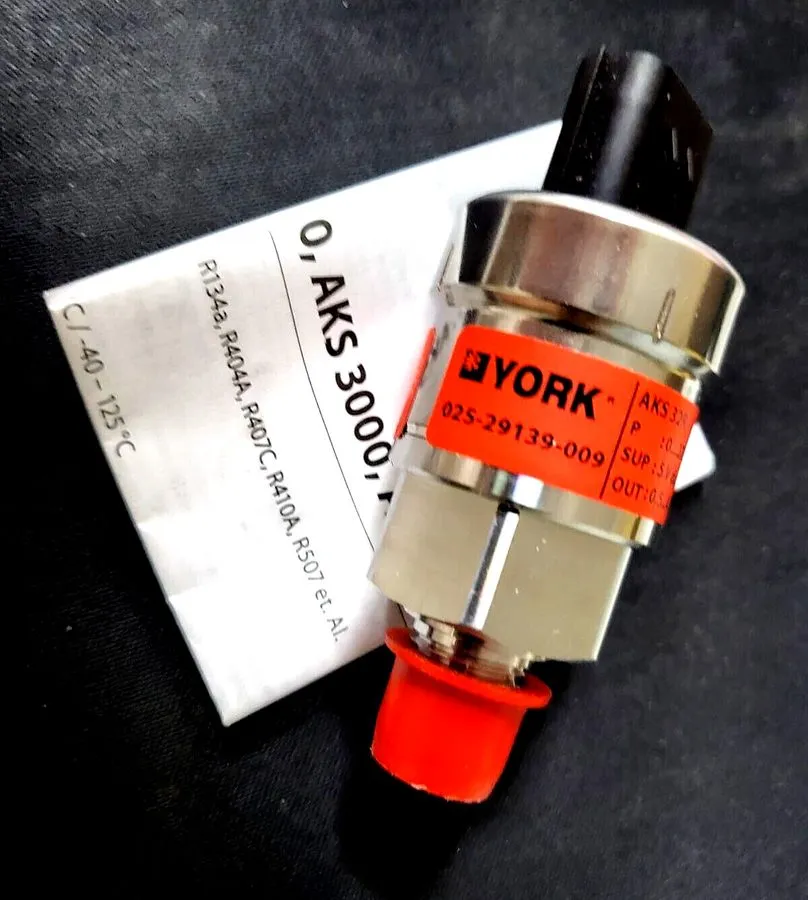 Датчик давления DANFOSS YORK 060G3603 AKS32R Pressure Transmitter 02529139009