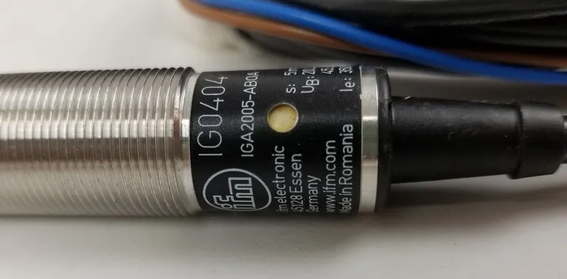 Датчик приближения IFM IGA2005-AB0A Inductive Proximity Sensor M18 18mm 20-250AC