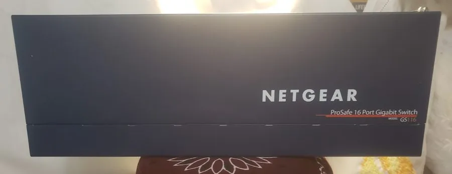 Коммутатор Netgear ProSafe 16 Port Gigabit Switch GS116 v2 Blue Metal Desktop