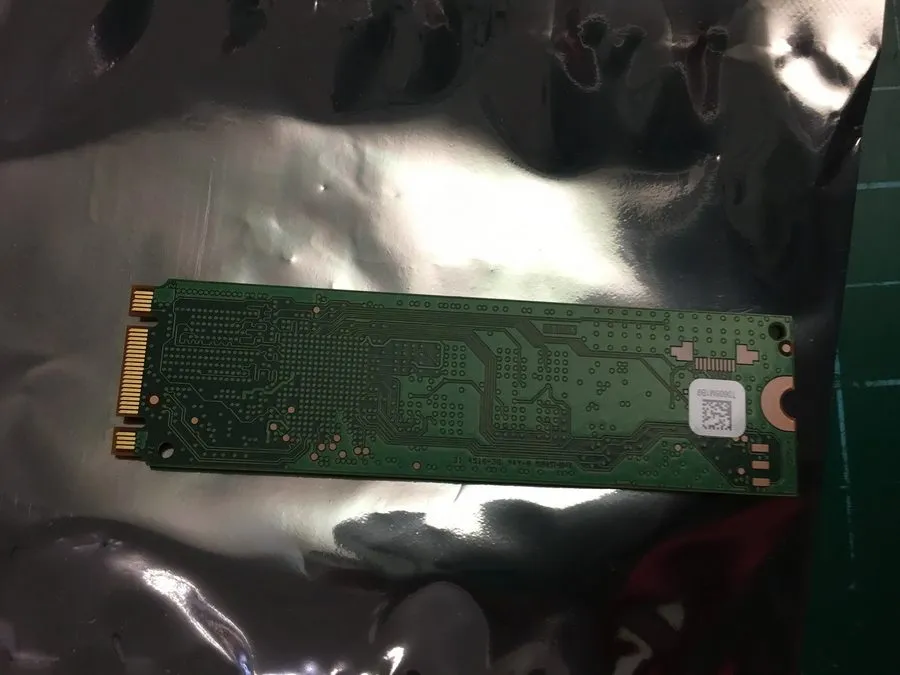 SSD-накопитель Micron 1100 512GB M.2 SATA III Internal SSD Green PCB MTFDDAV512T