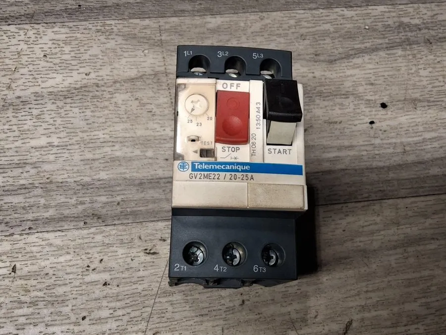 Автоматический выключатель Schneider Motor Circuit Breaker GV2ME22 20 25 A 3POLE