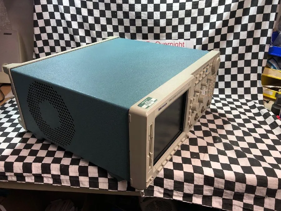 Осциллограф Tektronix TDS644B /13/1F/2F Digital Oscilloscope 500MHz 2.5GS/s 4Ch