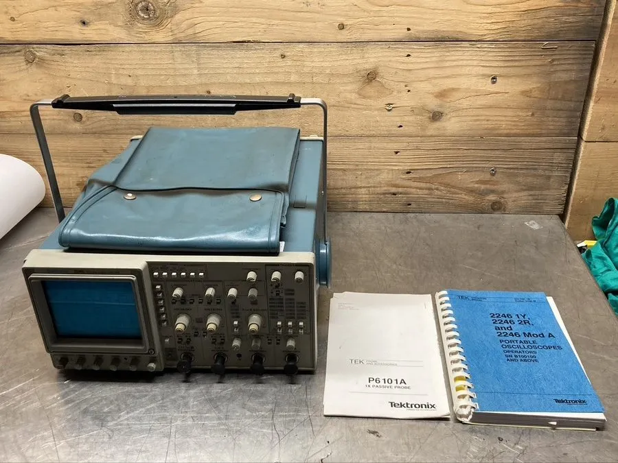 Осциллограф TEKTRONIX 2246 4 Channel 100 MHz Oscilloscope