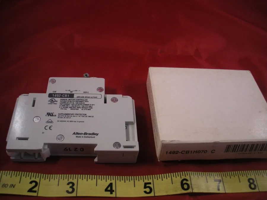 Автоматический выключатель ALLEN-BRADLEY 1492-CB1 G250 CIRCUIT BREAKER SER. C M-