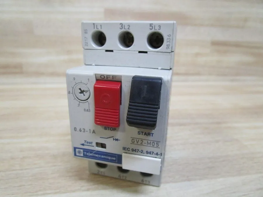 Автоматический выключатель Telemecanique GV2-M05 0.63- 1A 690V Motor Circuit Bre