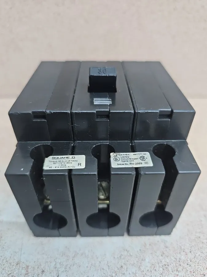 Автоматический выключатель Square D EHB34030 30A 3-Pole 480V AC Bolt-On Molded C