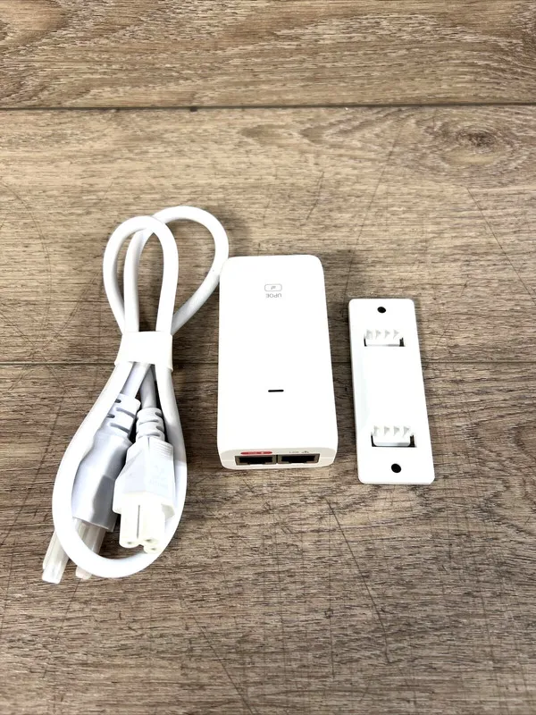 Коммутатор Ubiquiti GP-V480-032G Switching Gigabit PoE Injector 48V 0.32A w/PC