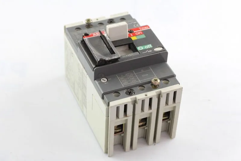 Автоматический выключатель ABB TMAX MCCB Moulded Case Circuit Breaker XT1S160 TM