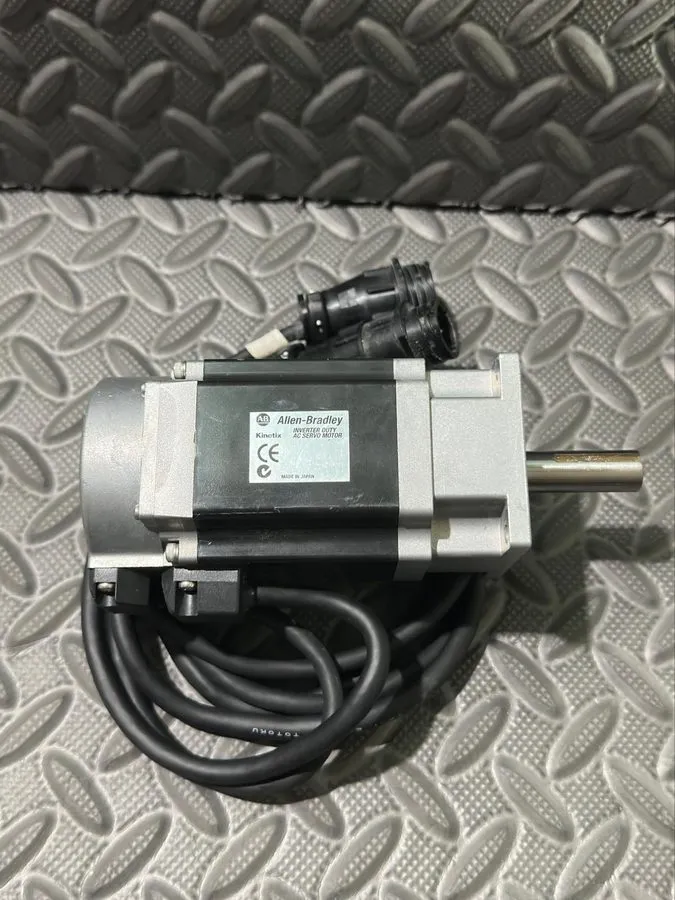 Серводвигатель Allen-Bradley Kinetix TLY-A230T-HJ62AN AC Servo Motor 0.45kW 6000