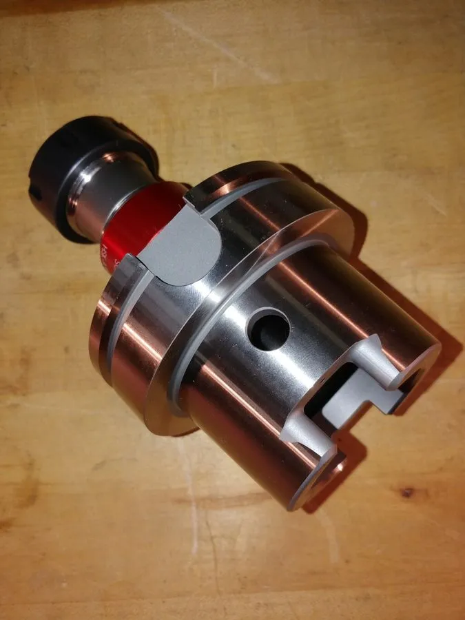 Режущий инструмент Emuge Softsynchro 3 HSK-A100 Tap Holder ERC32 Collet Chuck To