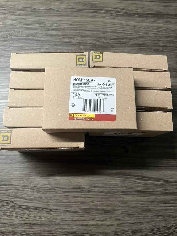 Сканер стен Square D Homeline HOM115CAFI 15A 1Pole 120V Arc-D-Tect AFCI Breakers