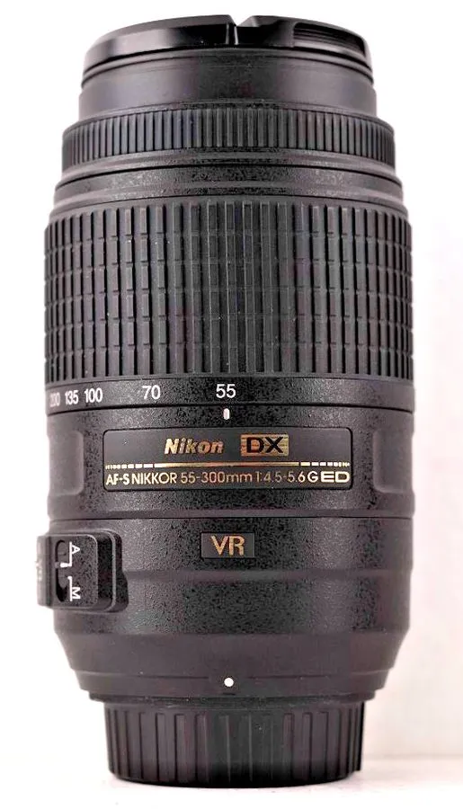 Объектив Nikon AF-S DX NIKKOR 55-300mm f/4.5-5.6G ED VR Telephoto Zoom Lens