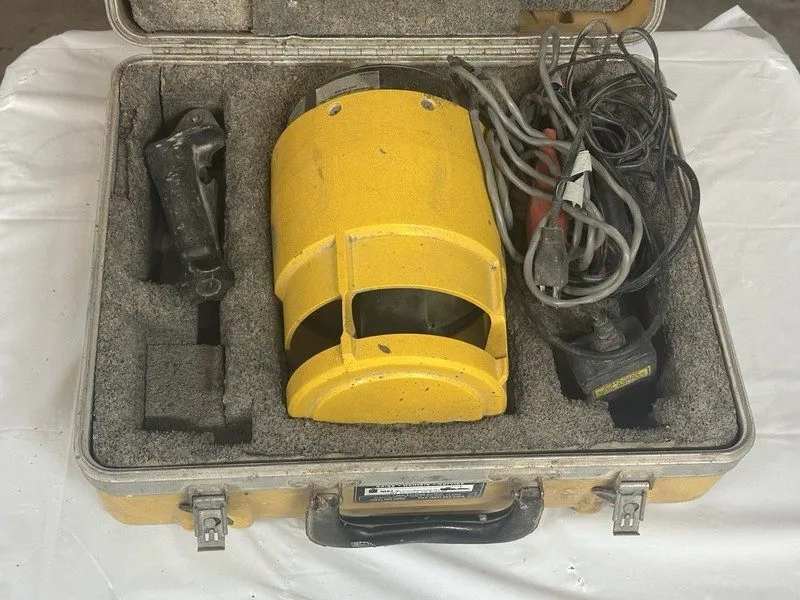 Нивелир AGL EAGL-2 Rotary Electronic Laser Level w/ Case