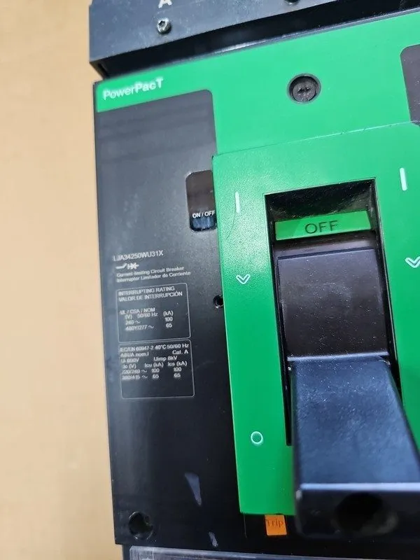 Автоматический выключатель Square D LJA LJA34250WU31X 3 Pole 250 Amp 480V CIRCUI