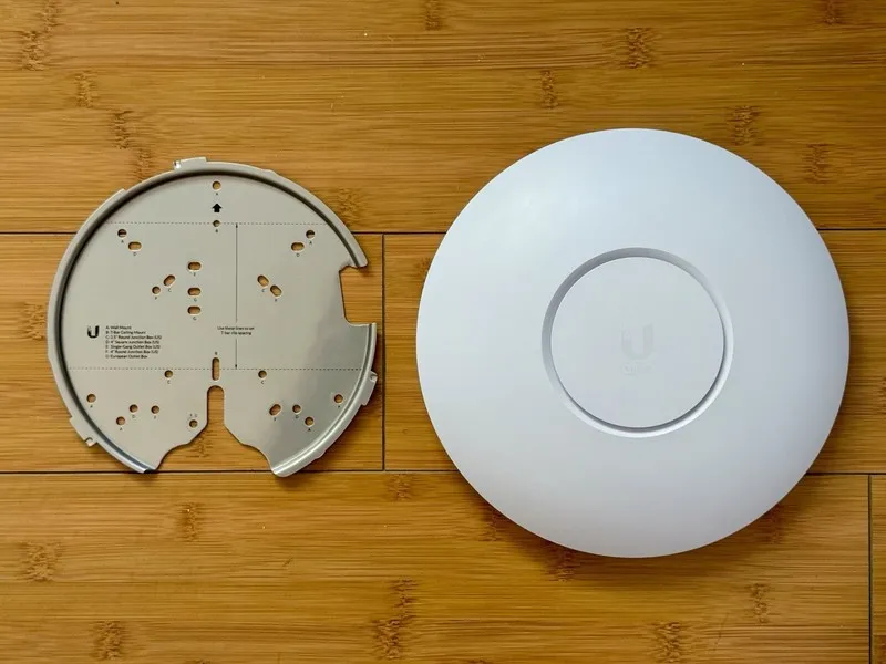 Точка доступа Wi-Fi Ubiquiti UniFi 6 Long-Range Access Point U6-LR WiFi 6 PoE