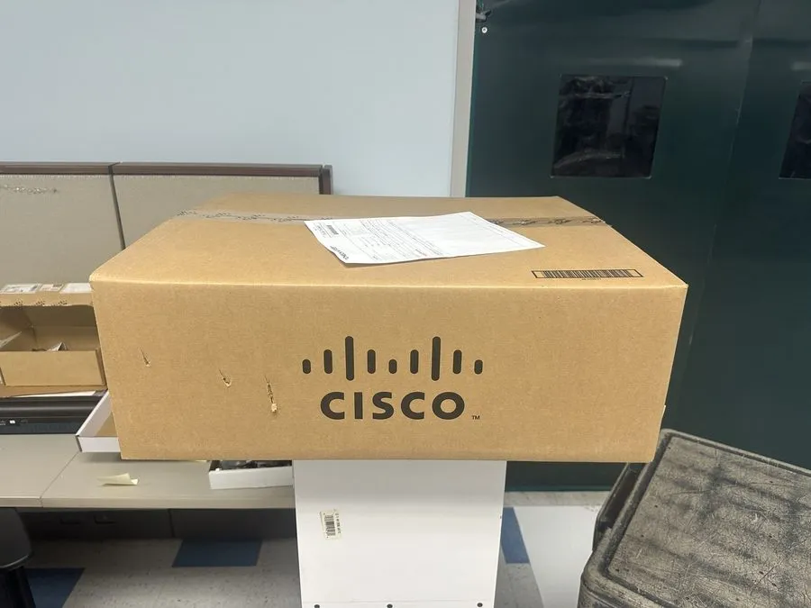 Маршрутизатор Cisco ISR4351-VSEC/K9 Cisco ISR 4351 VSEC Bundle, PVDM4-64 w/U