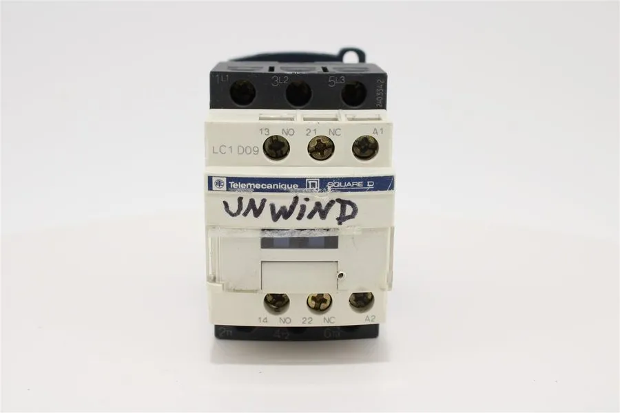Контактор Schneider Electric LC1D09G7 TeSys Contactor, 3-Pole, 9A Max, 120VAC Co