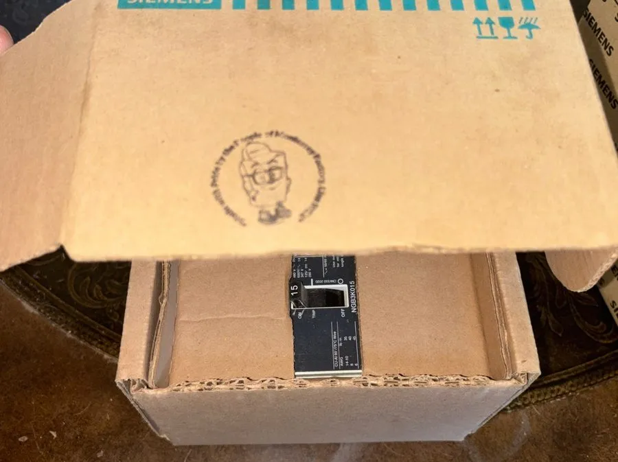 Автоматический выключатель Siemens NGB3K015B 3 Pole 15 Amp Circuit Breaker 480V  — фото лота 1