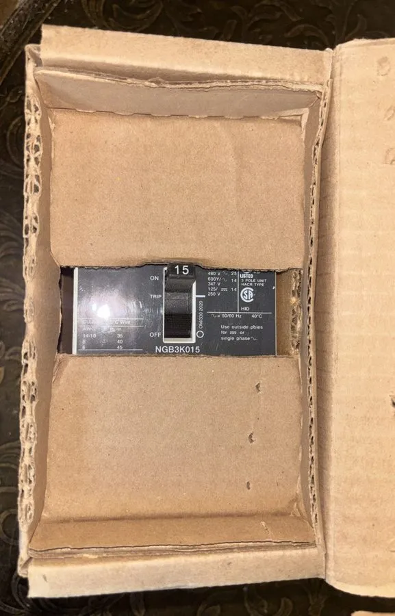 Автоматический выключатель Siemens NGB3K015B 3 Pole 15 Amp Circuit Breaker 480V  — фото лота 2