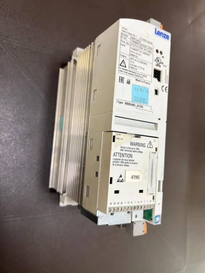 Частотный преобразователь LENZE AC DRIVE E82EV551-2C703 WITH E82ZAFCC c244