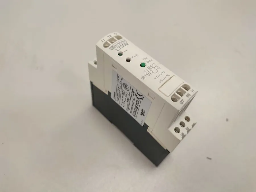 Реле защиты SCHNEIDER ELECTRIC LT3SM00M THERMISTOR PROTECTION RELAY VOLTAGE 110-