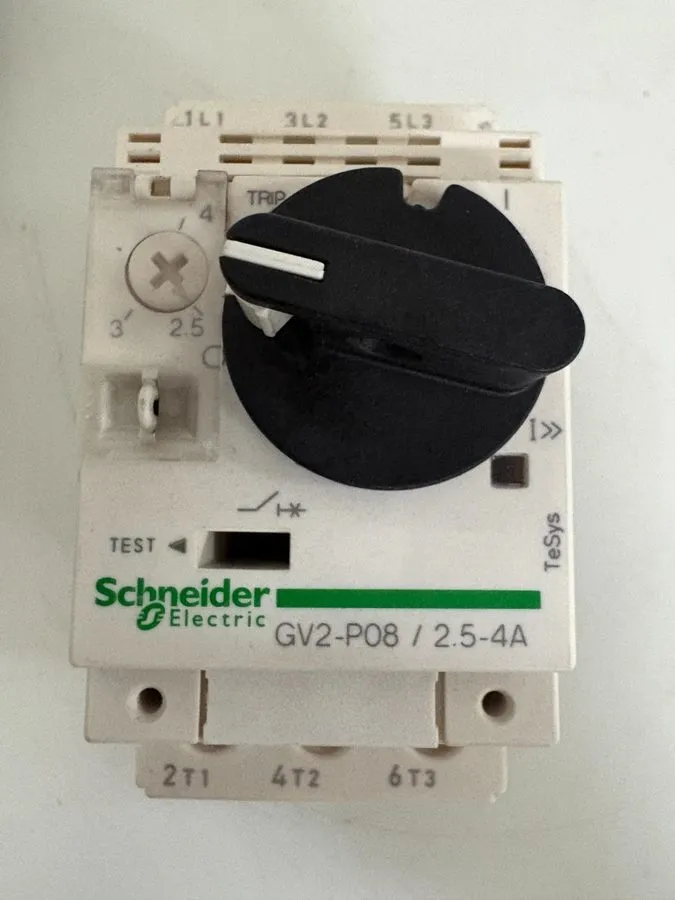 Автоматический выключатель Schneider Electric GV2-P08/2.5-4A Circuit Breaker 690
