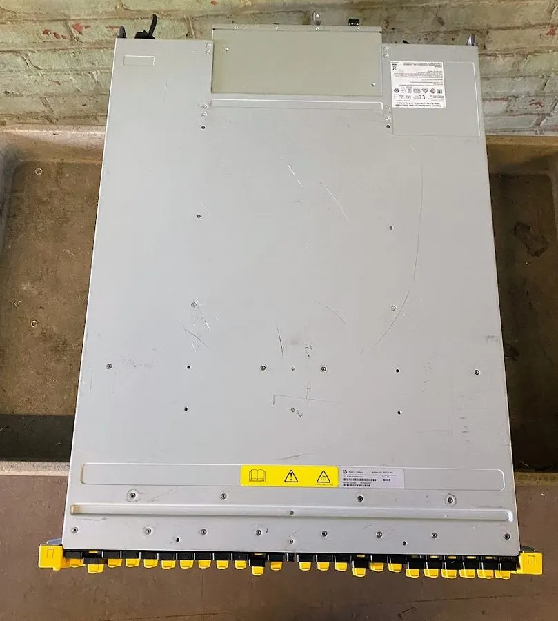 СХД HPE 3PARA-SV1009 3PAR STORESERVE 7200C 24-Bay Storage Array w/ 2x QR511-6300 — фото лота 1