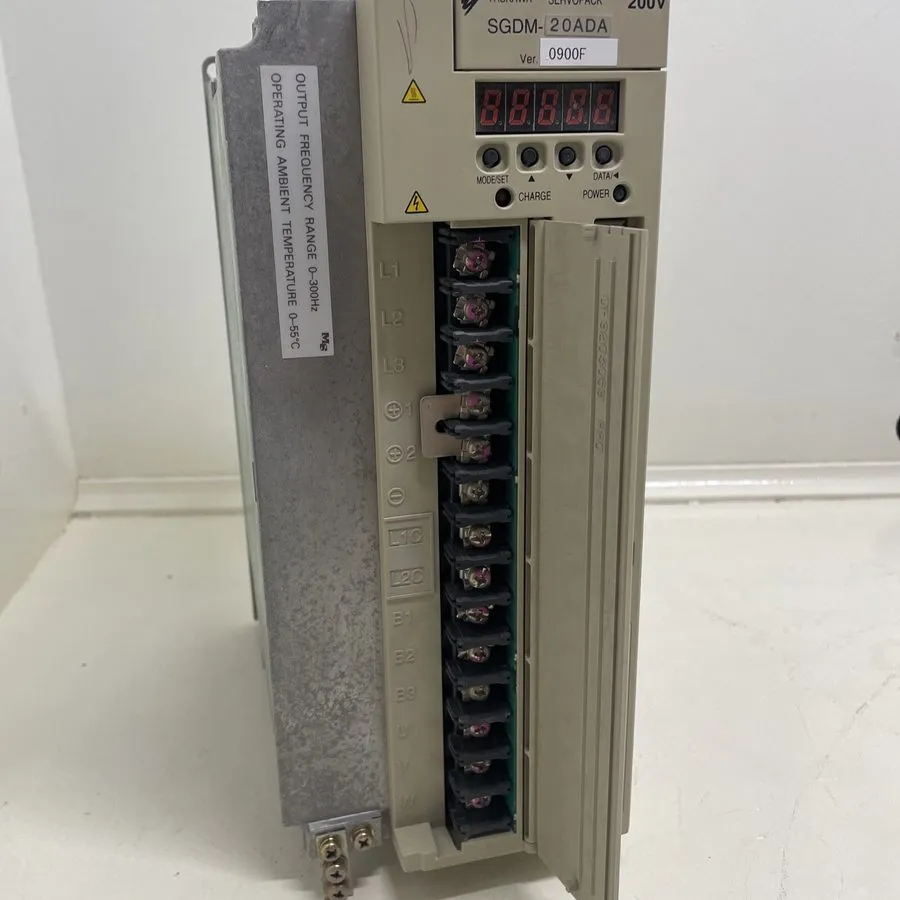 Сервопривод Yaskawa SGDM-20ADA Servopack USIP — фото лота 1
