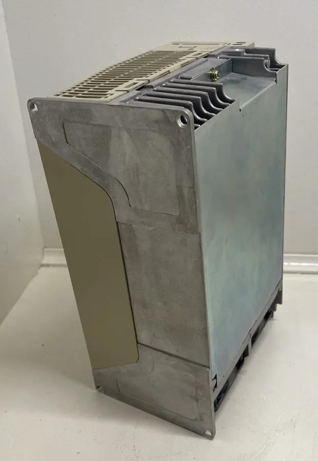 Сервопривод Yaskawa SGDM-20ADA Servopack USIP — фото лота 4