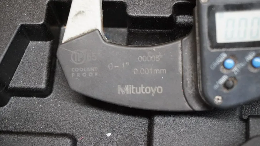 Микрометр Mitutoyo 293-340-30 Digital Micrometer Coolant Proof IP65 0-1" 0.00005