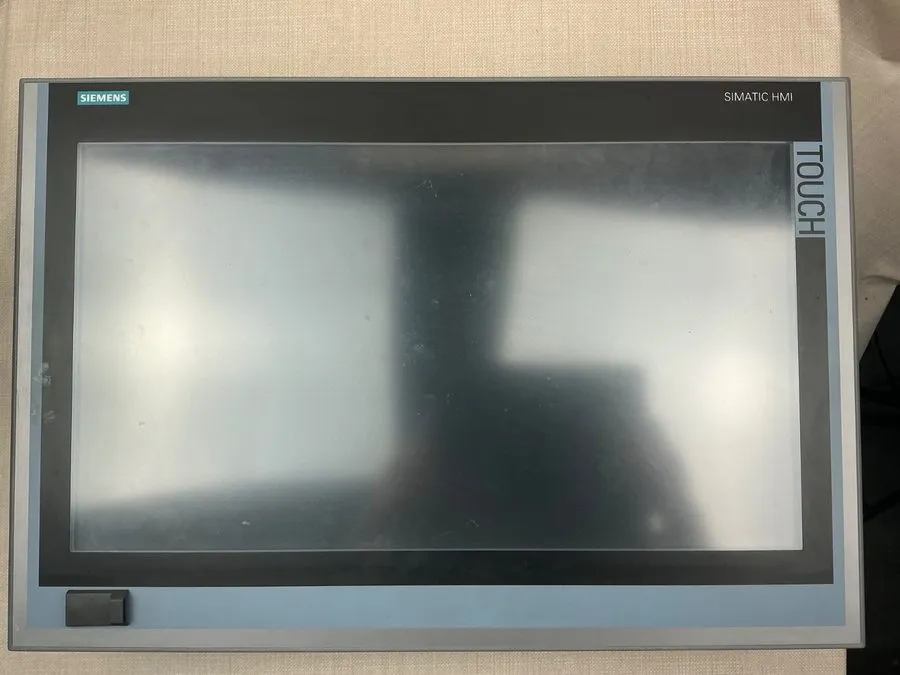 Панель оператора Siemens Simatic HMI 6AV7260-2GY31-0BX6 + Panel 22" Touch USB 67