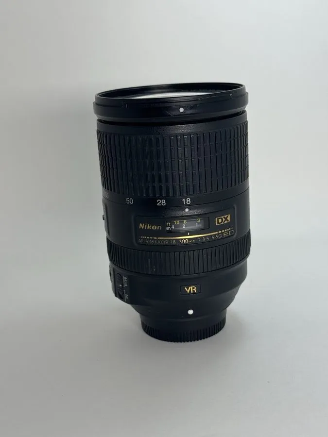 Объектив Nikon AF-S DX Nikkor 18-300mm F/3.5-6.3G ED VR Zoom Lens #L299