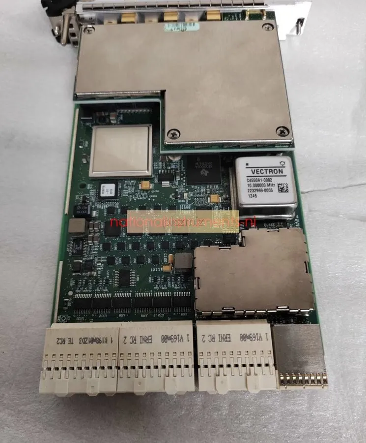 Модуль National Instruments NI PXIe-6674T Timing Module -PARTS
