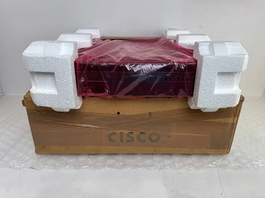 Маршрутизатор Cisco 2921/K9 3-Port Gigabit Integrated Services Router ISR