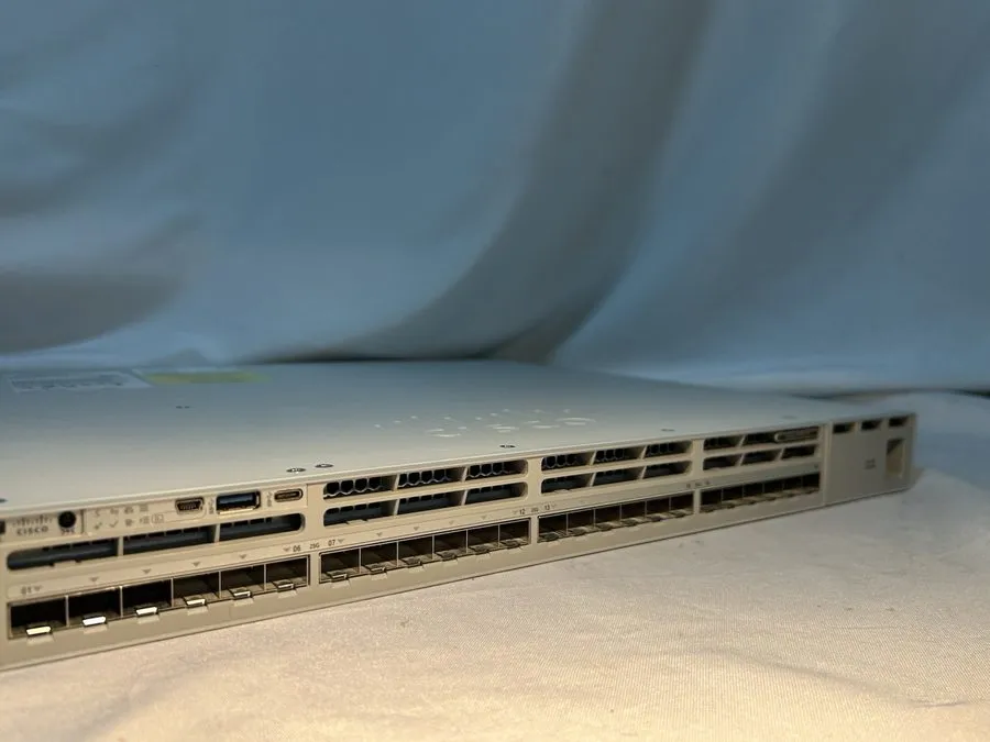 Коммутатор Cisco Catalyst C9300X-24Y-M Meraki Managed 24-Port 25G SFP28 Switch U