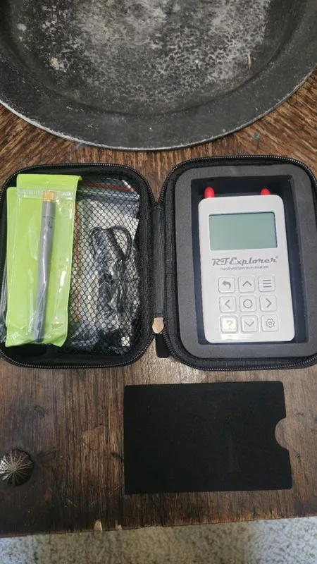 Анализатор спектра RF Explorer Spectrum Analyzer WSUB1G PLUS Slim (50KHz 960Mhz)