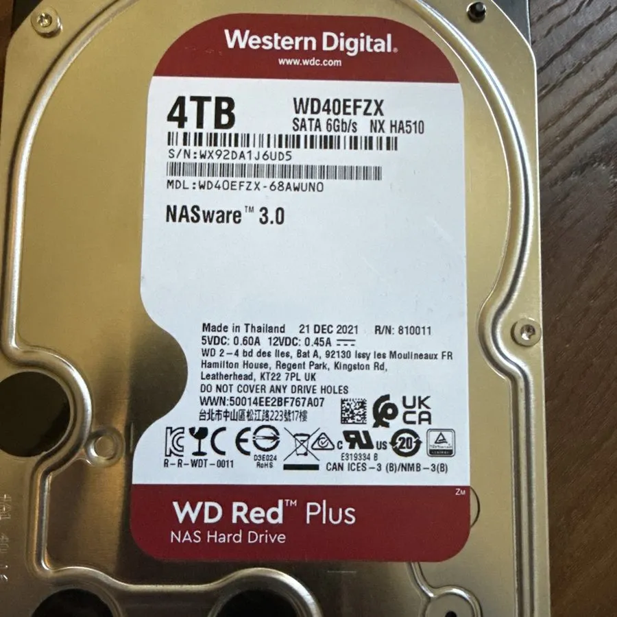 Жёсткий диск Western Digital Red Plus NAS 4TB HDD 3.5" SATA 6Gbps 5400RPM WD40EF — фото лота 1