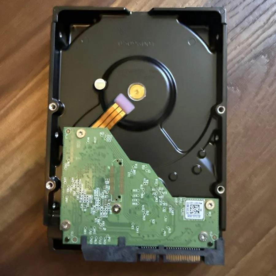 Жёсткий диск Western Digital Red Plus NAS 4TB HDD 3.5" SATA 6Gbps 5400RPM WD40EF — фото лота 2