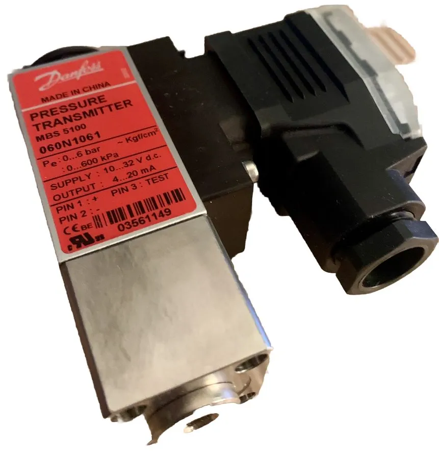 Датчик давления Danfoss 060N1061 pressure transmitter UPS